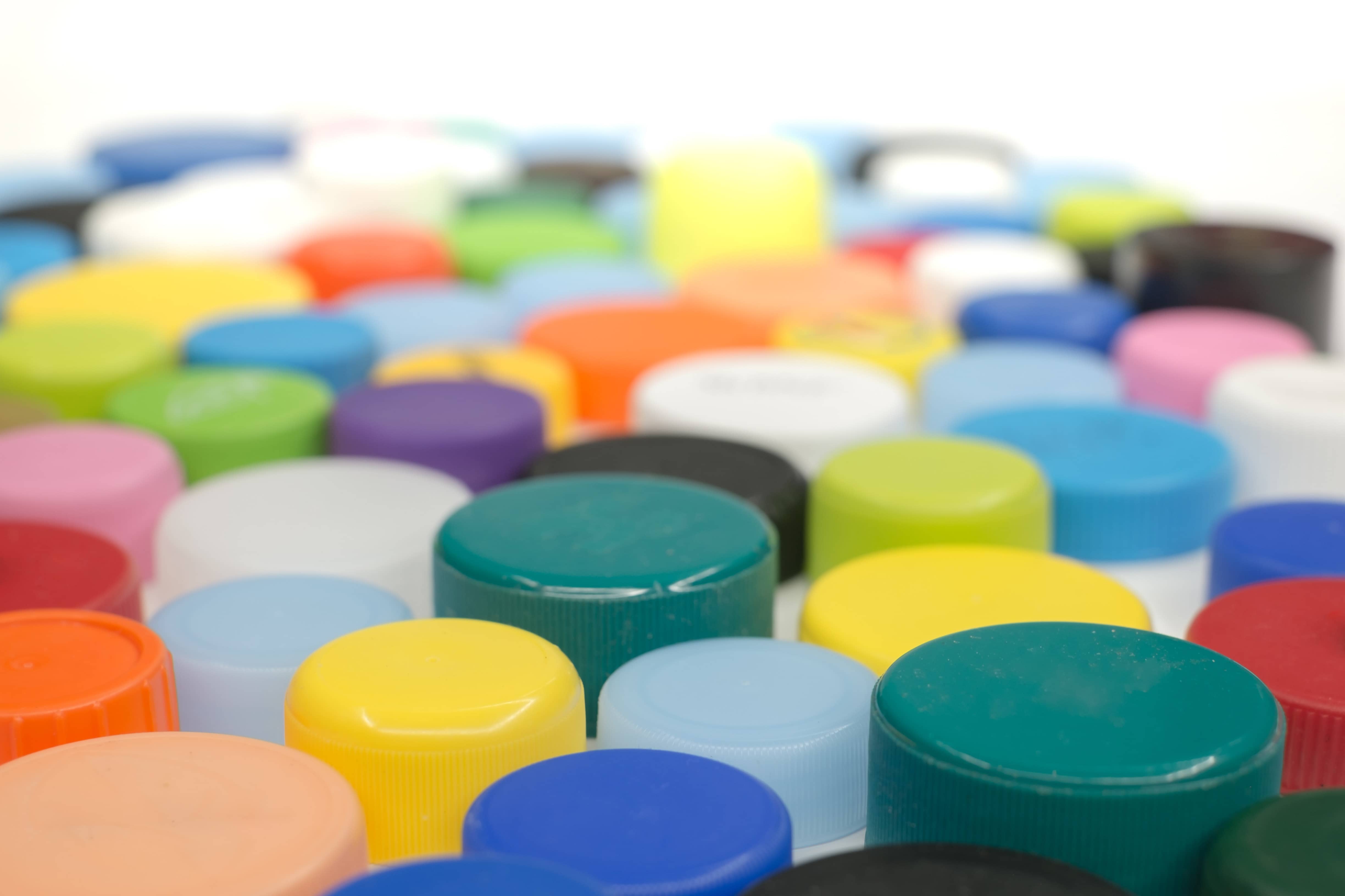 different colors of plastic cap closures